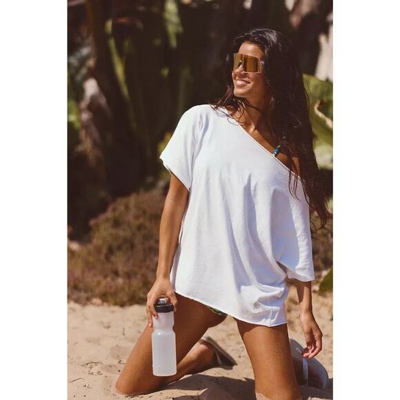 Free People Tops - NWT! Free People Women's Slam Dunk Tee White SMALL‎